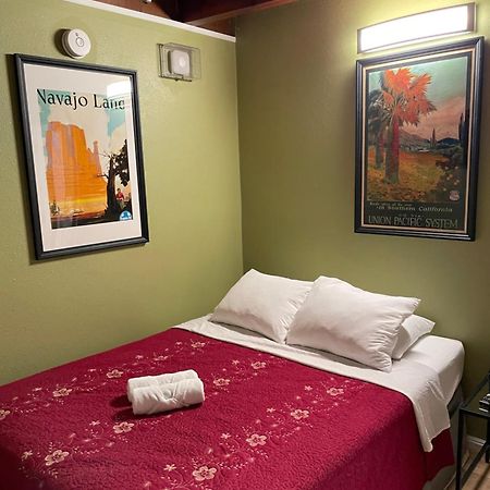 לוס אנג'לס Private Room In La With Free Wifi And Tv With Shared Kitchen מראה חיצוני תמונה