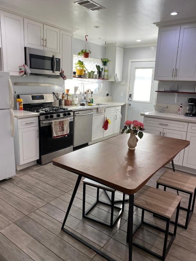 לוס אנג'לס Private Room In La With Free Wifi And Tv With Shared Kitchen מראה חיצוני תמונה