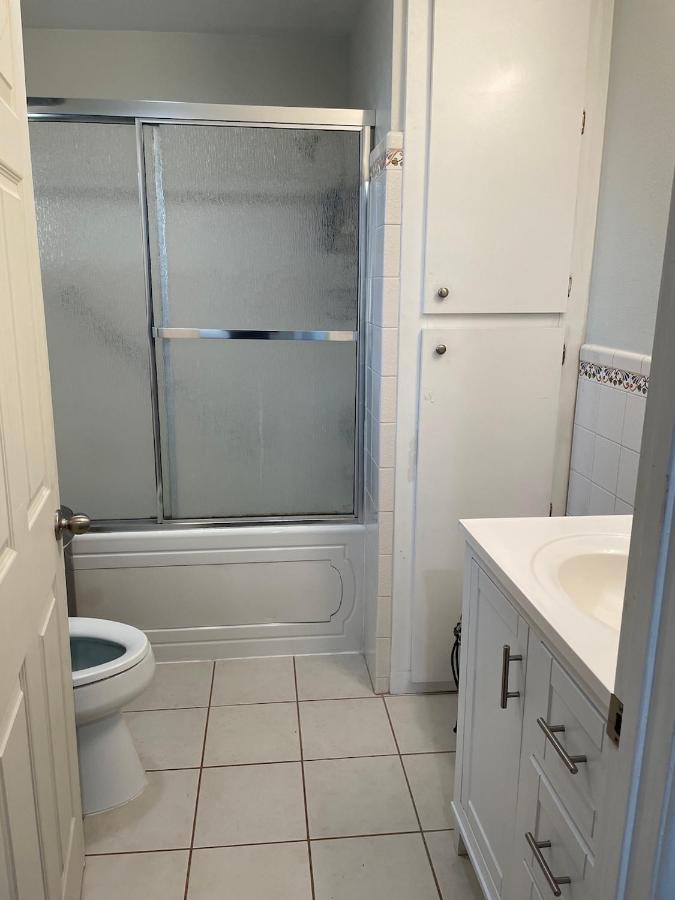 לוס אנג'לס Private Room In La With Free Wifi And Tv With Shared Kitchen מראה חיצוני תמונה
