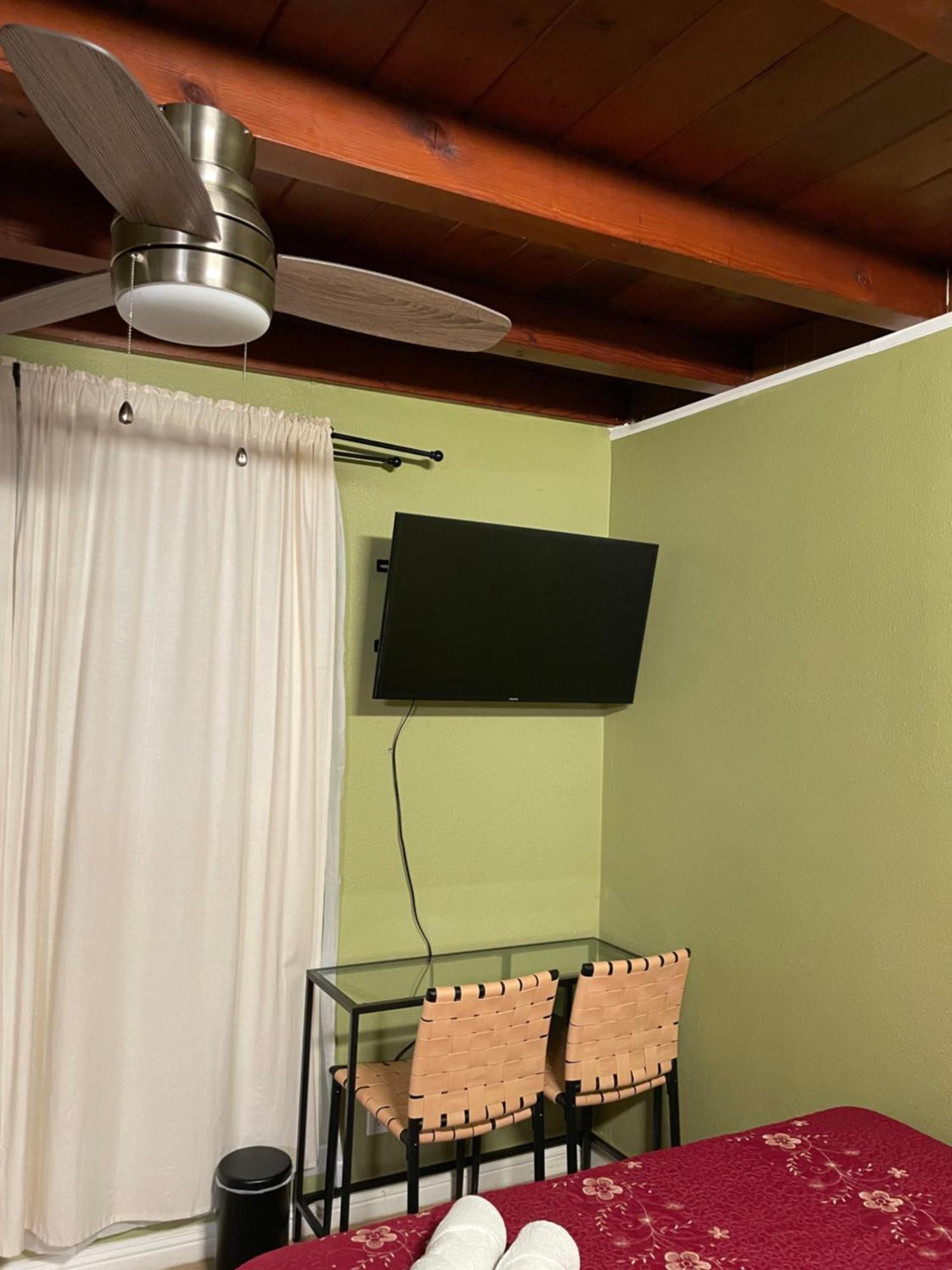 לוס אנג'לס Private Room In La With Free Wifi And Tv With Shared Kitchen מראה חיצוני תמונה